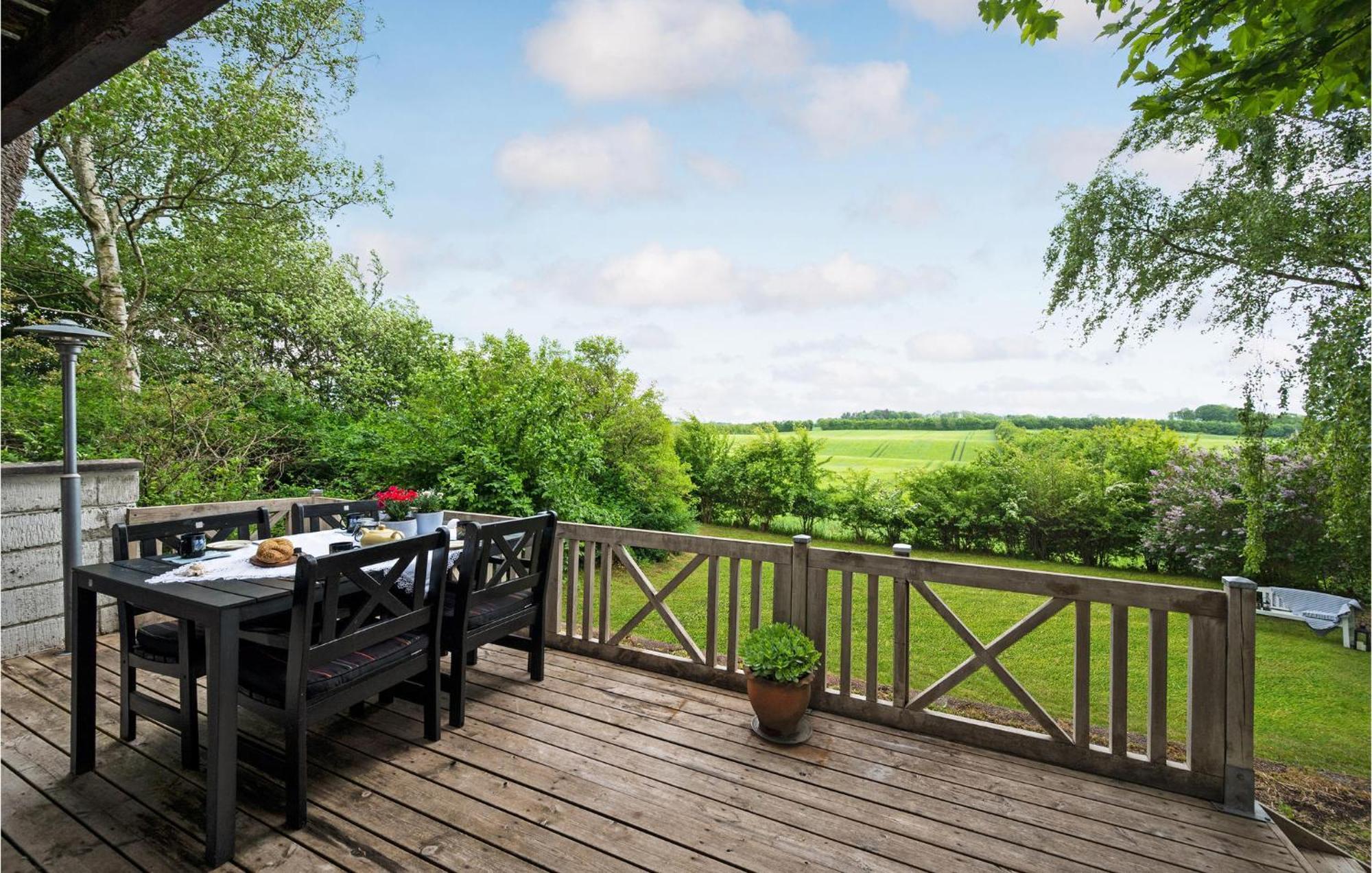 Stunning Home In Logstrup With Kitchen ภายนอก รูปภาพ